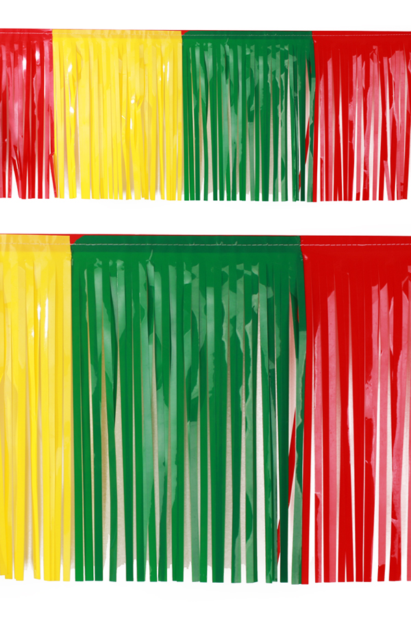 PVC strings of foil garland red/yellow/green 6 meters x 30 cm FIREPROOF