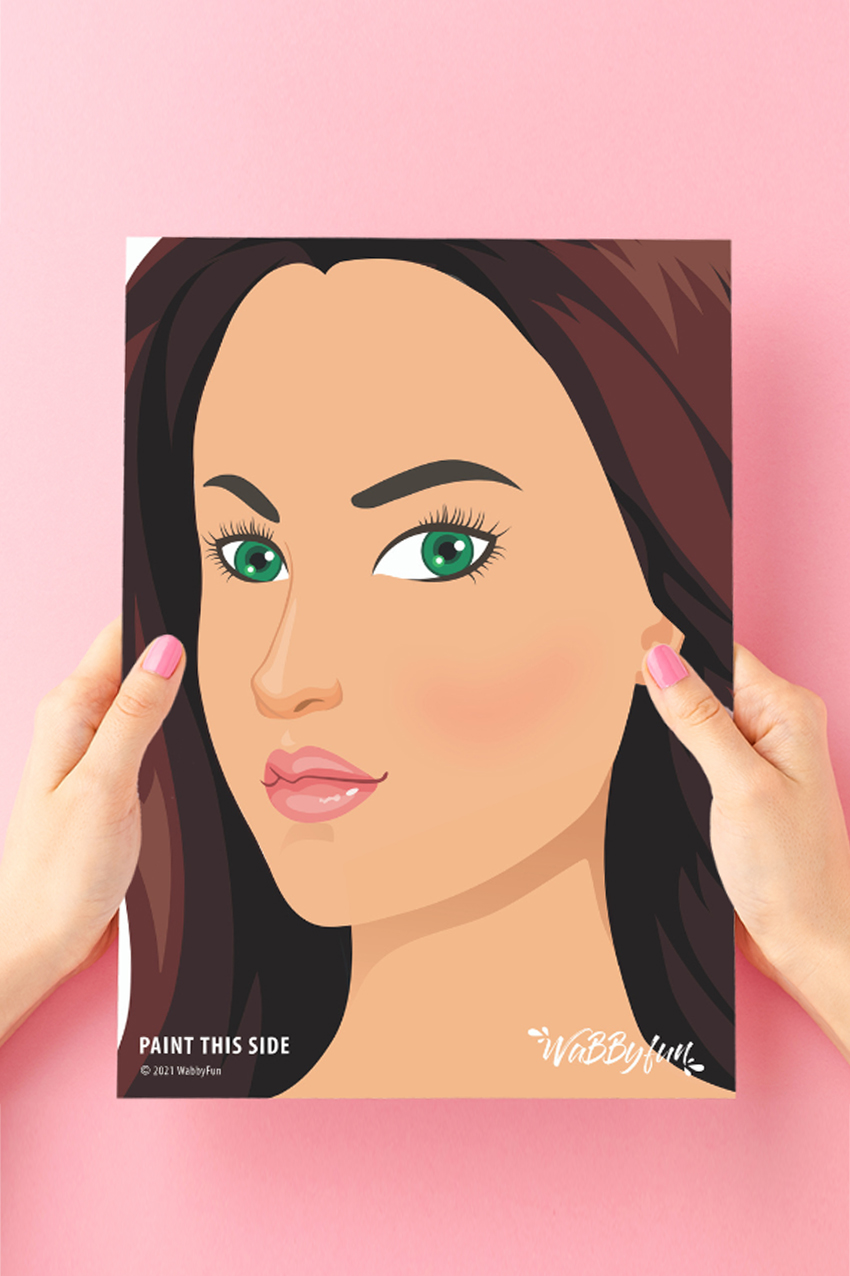 Practice board woman side view right-handed Nikki 21 x 29 cm