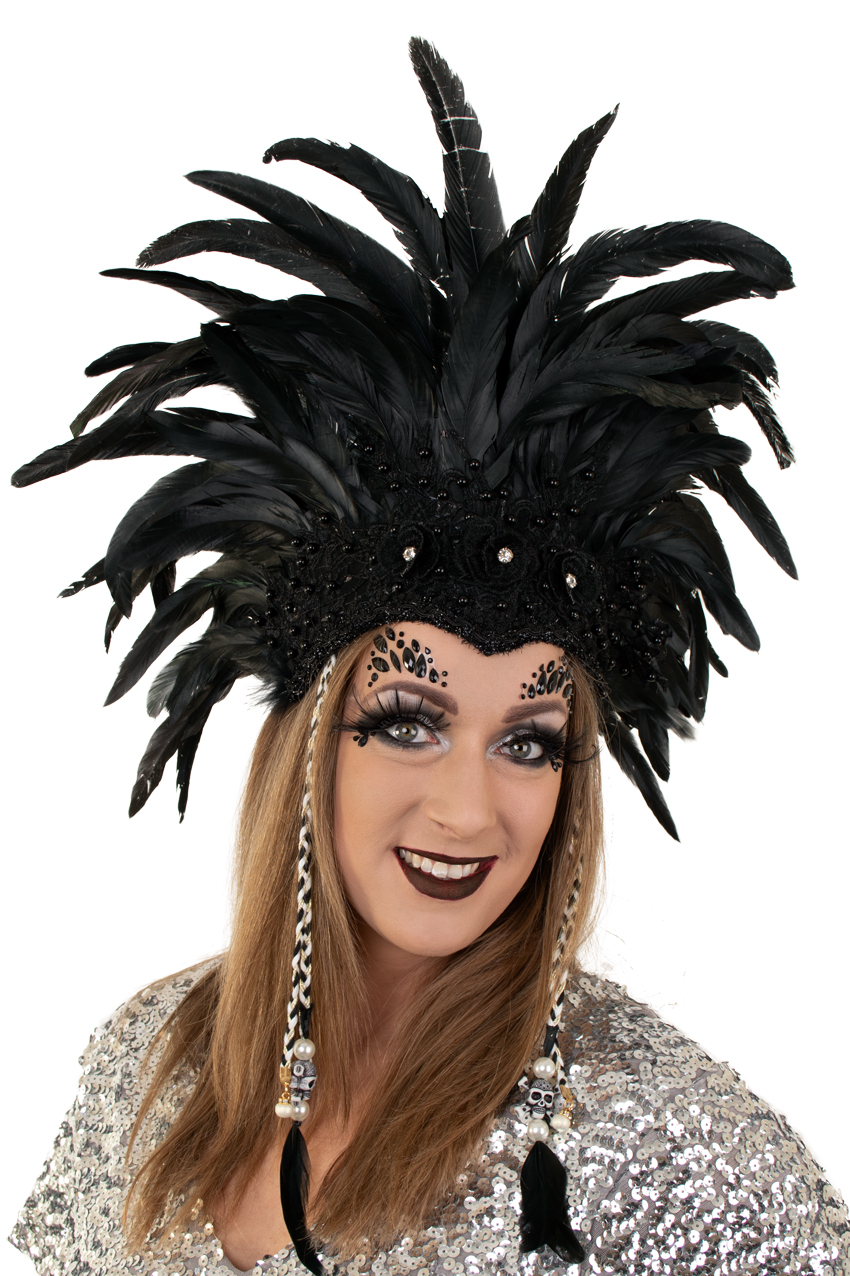 Headdress black feathers 60 x 40 cm.