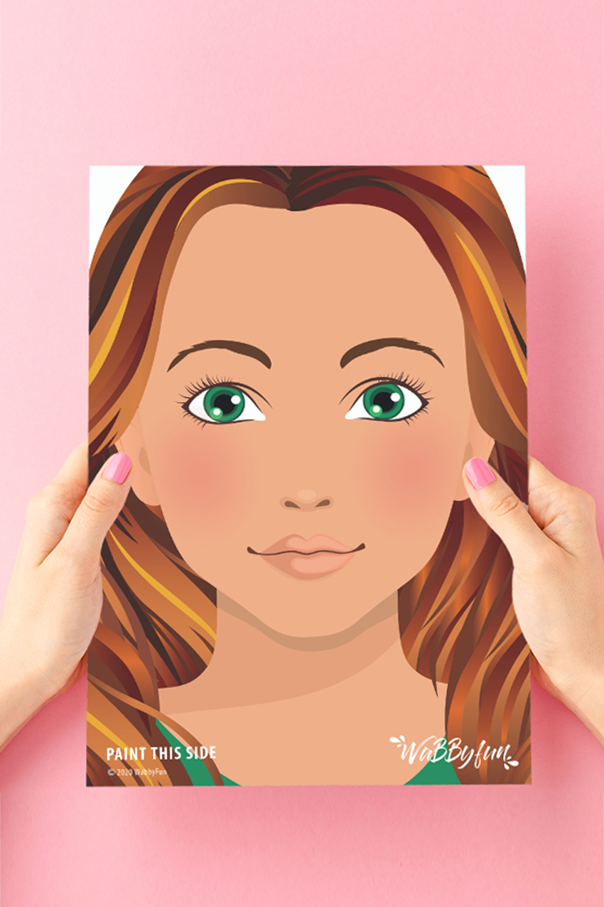 Practice board children's face front view Luna 21 x 29 cm