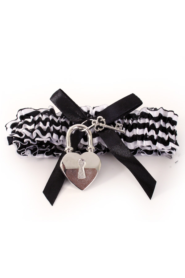 Garter crook black / white with lock