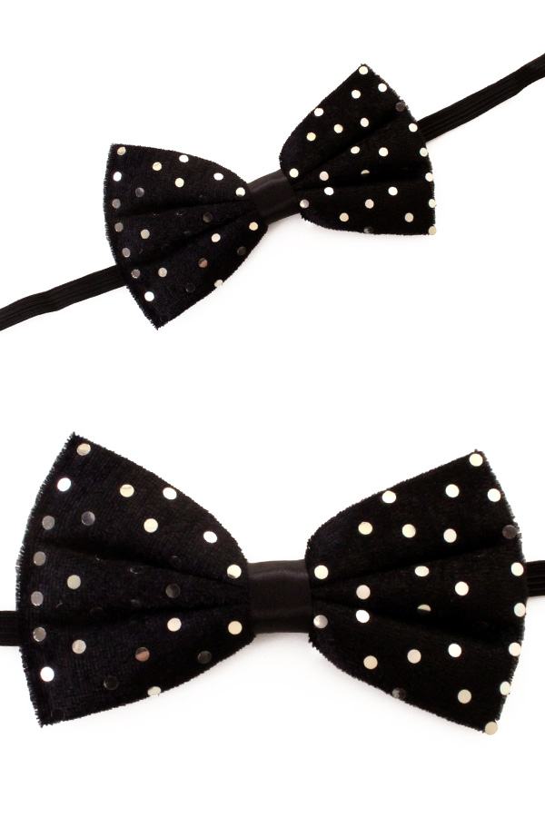 Black bowtie with silver dots size 14 x 7.5 cm
